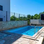 Ferienhaus House Milica *