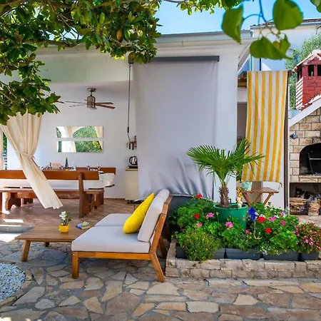 House Milica Ferienhaus Bibinje