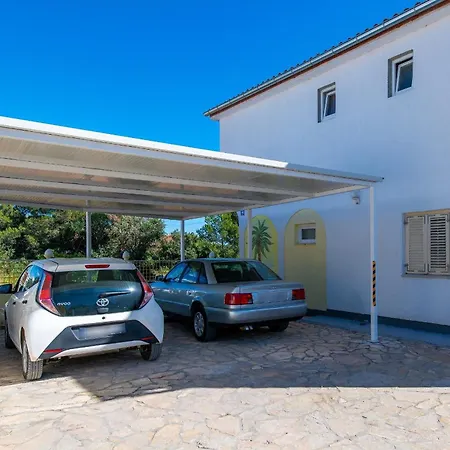 House Milica Ferienhaus *