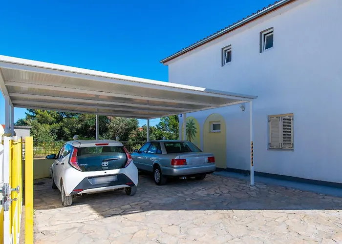 House Milica Ferienhaus *